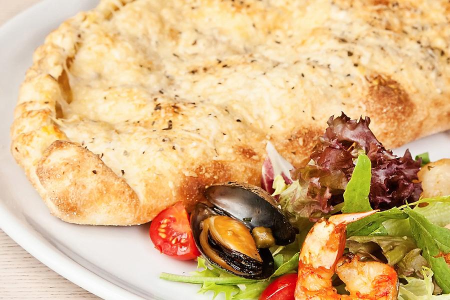 16. Calzone
